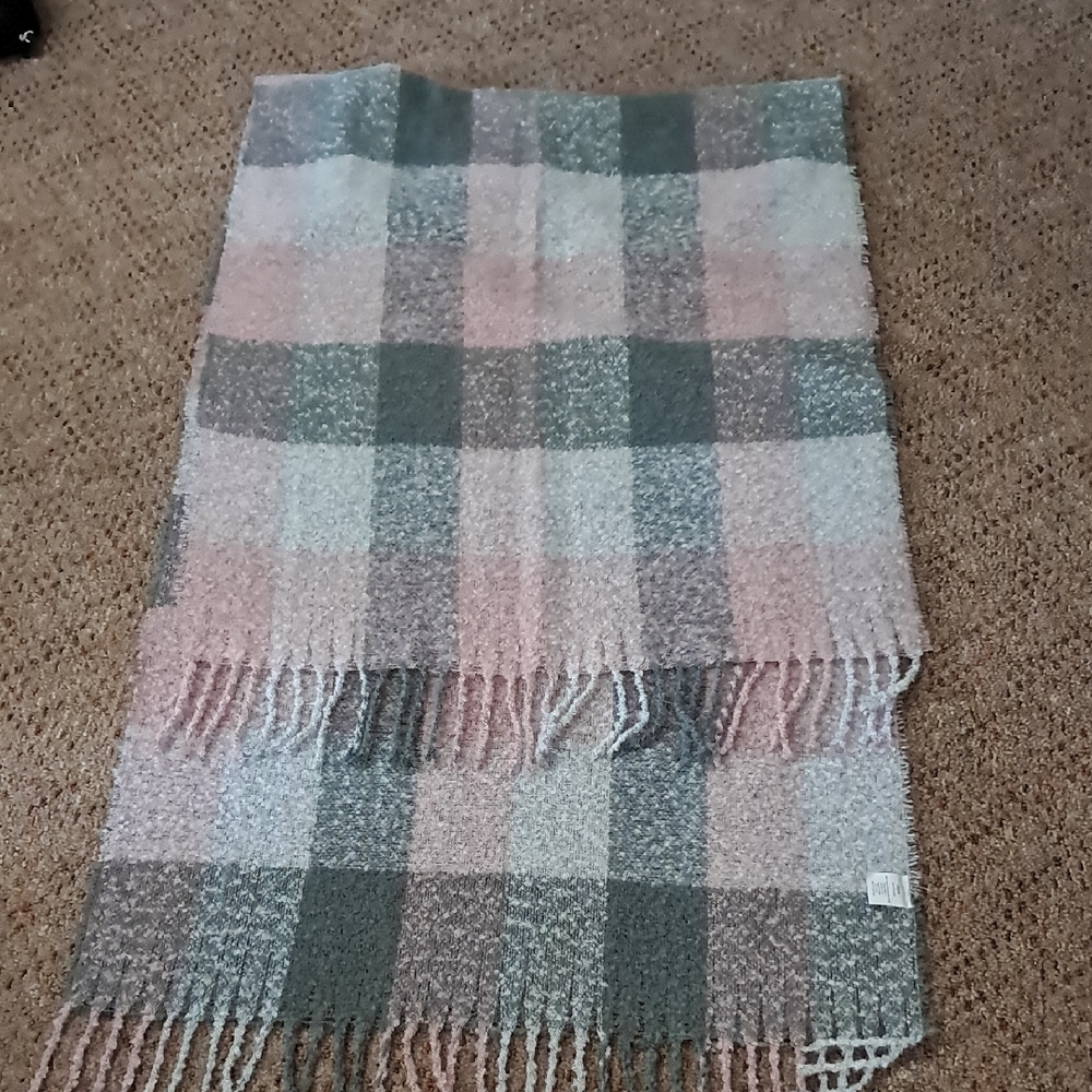 Plaid Fringe Blanket Scarf in Pink and Gray